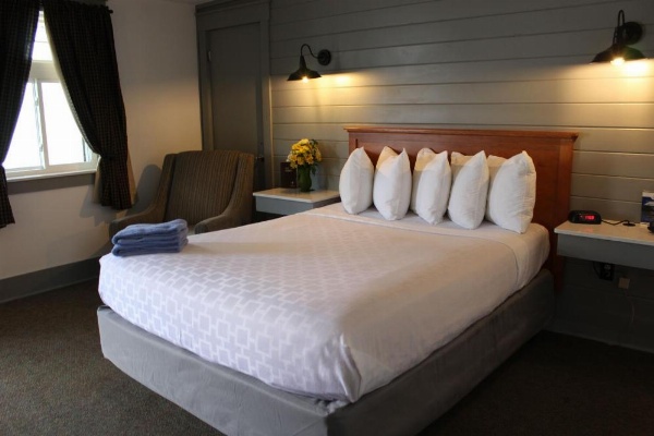 Canyon Motel image 15